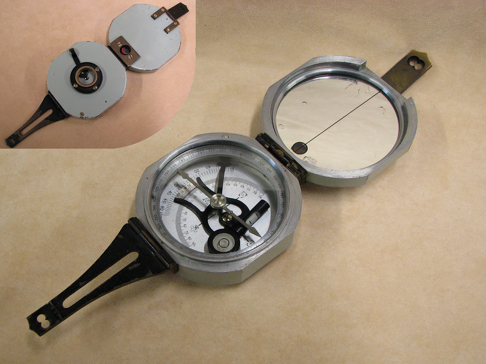 1940's unsigned Brunton design pocket transit compass